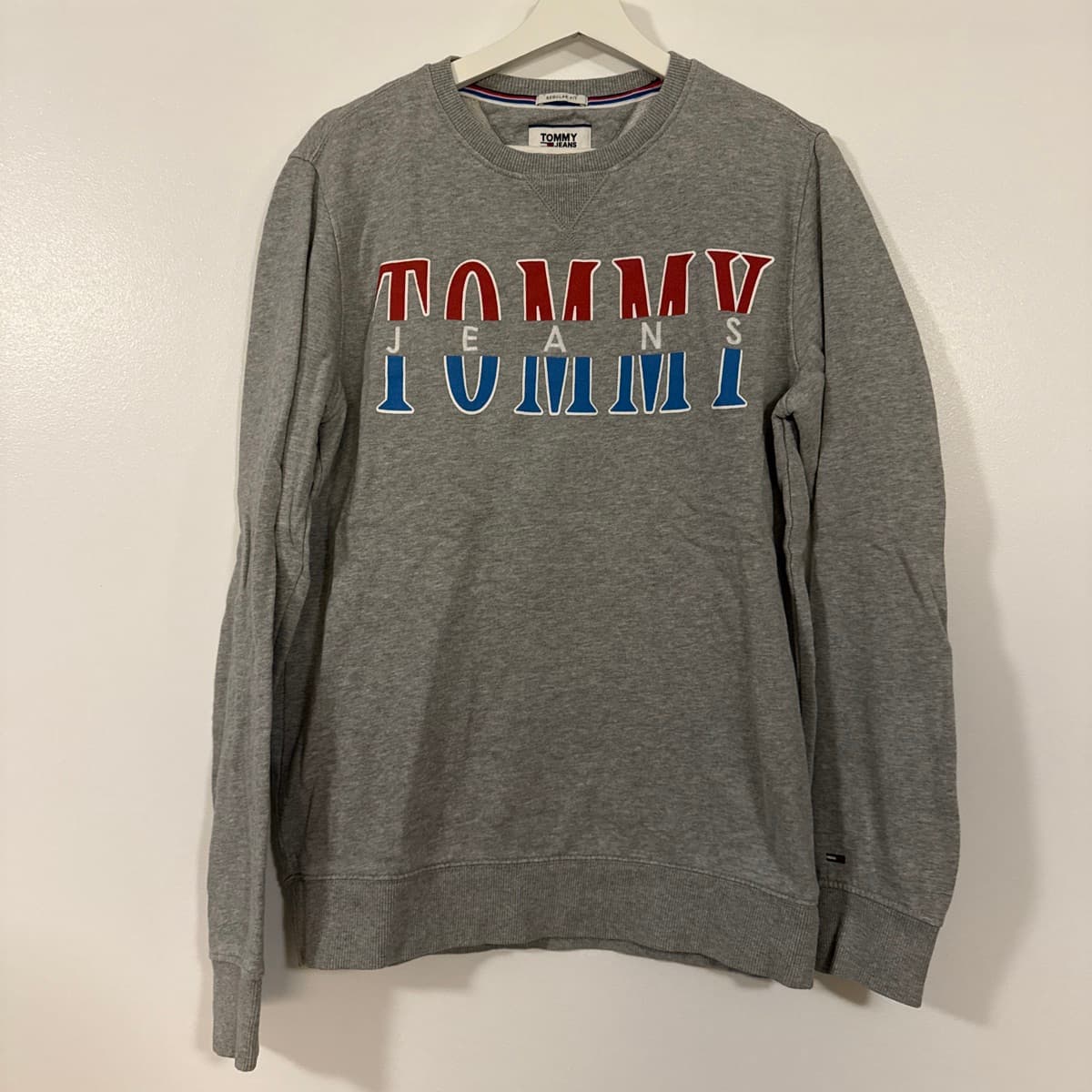 Tommy Jeans peysa