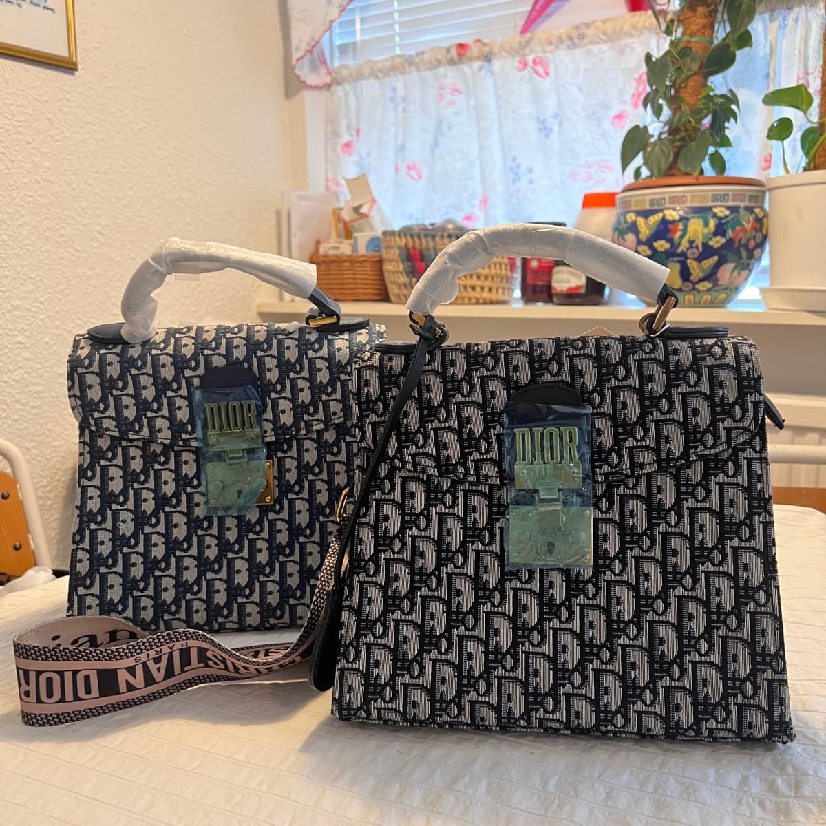 Dior töskur