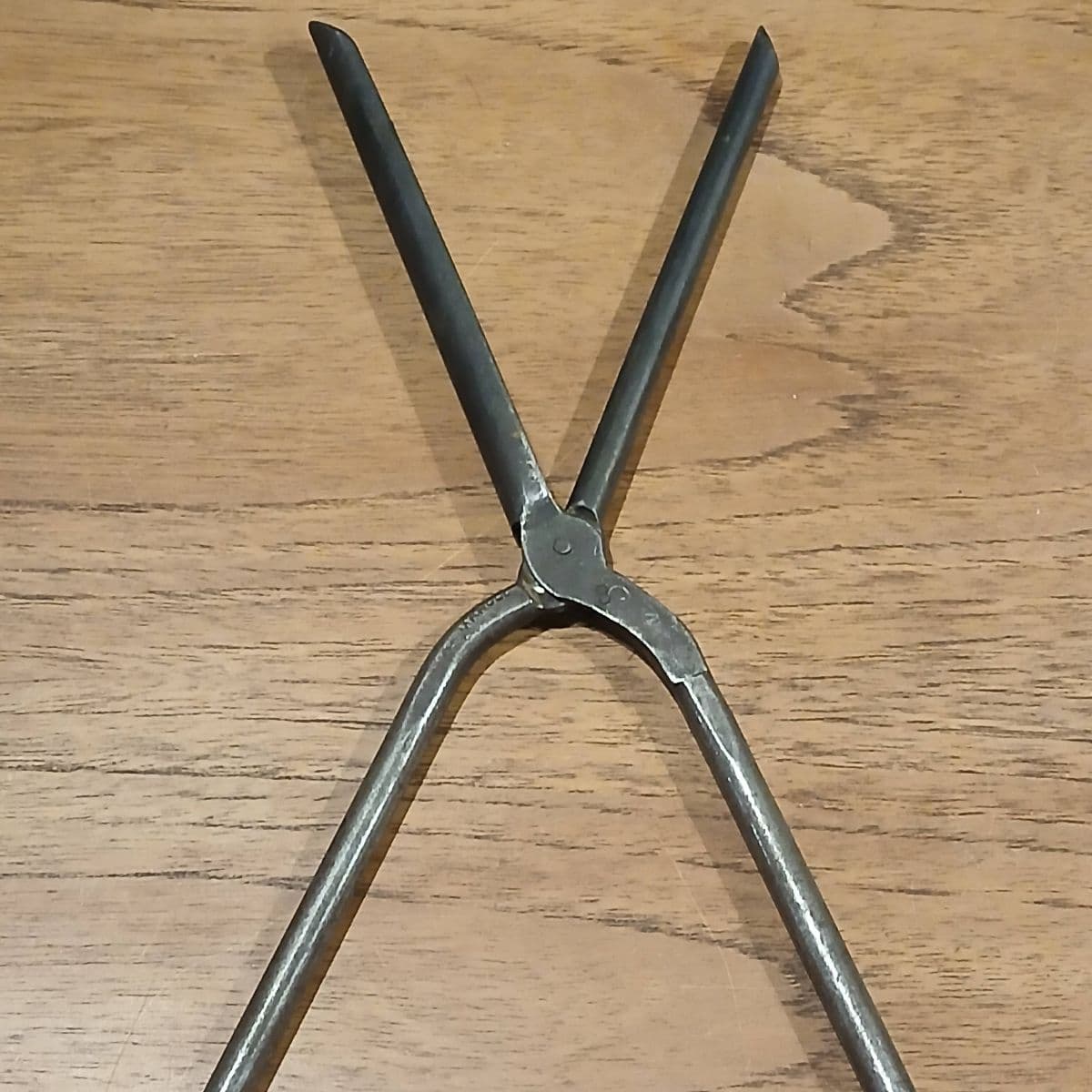 Gamalt hárkrullujárn frá um 1930.