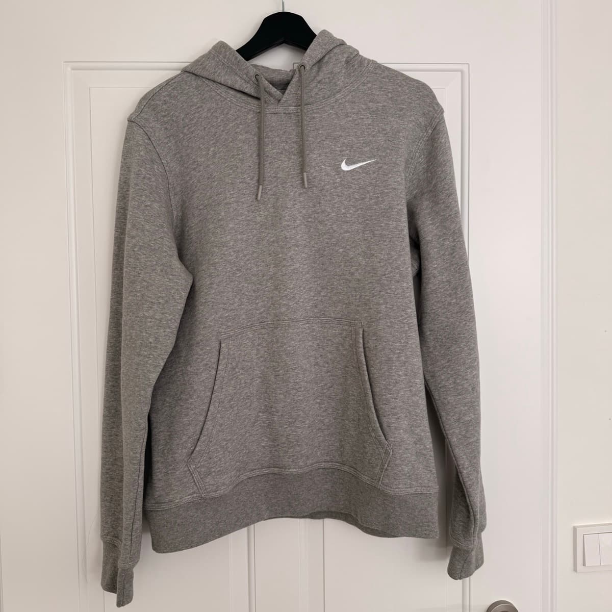 Nike hettupeysa